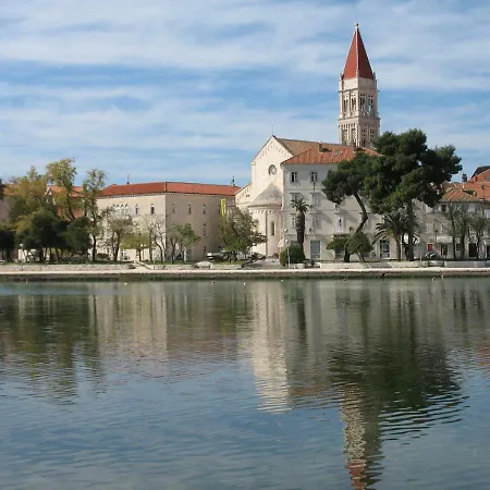 Eliva Trogir